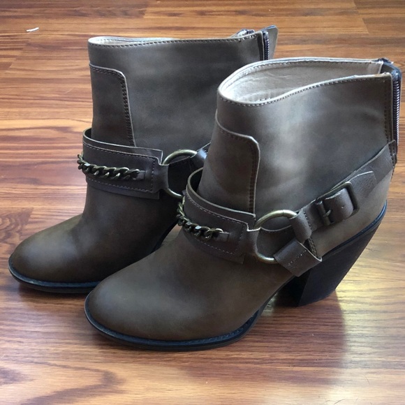 Shoes - Brown Ankle Boot